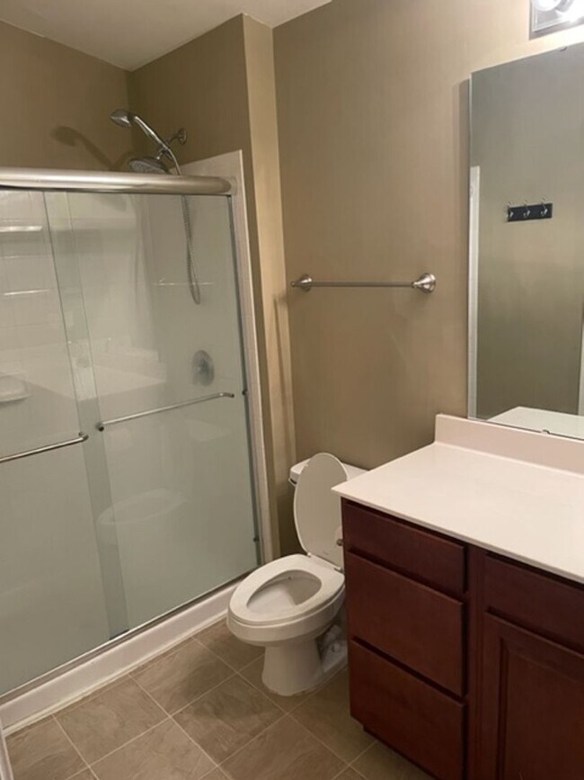 Building Photo - Great Townhome!