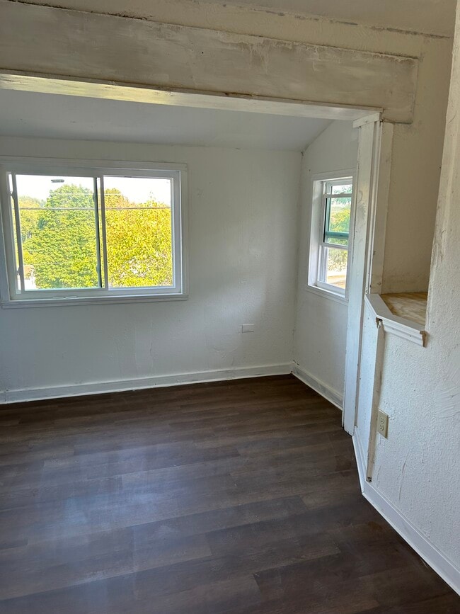 Building Photo - 918 Owens Ave