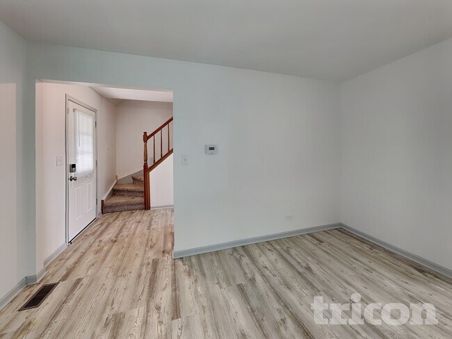 Foto del edificio - 1419 Farrington Ln