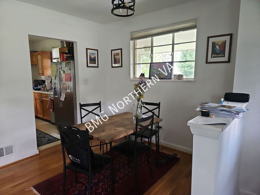 Foto del edificio - 10246 Dale Dr