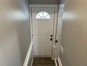 Building Photo - 110 Edgemere Rd