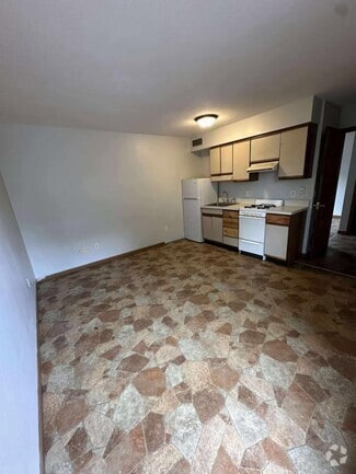 Building Photo - 1706 Tippecanoe Dr