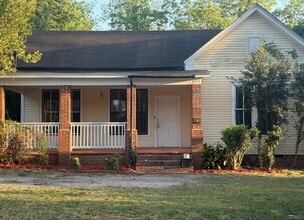 Building Photo - 832 Richmond St