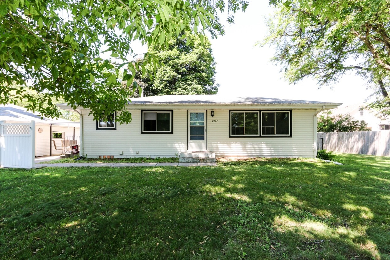 Primary Photo - 8324 18th Ave S
