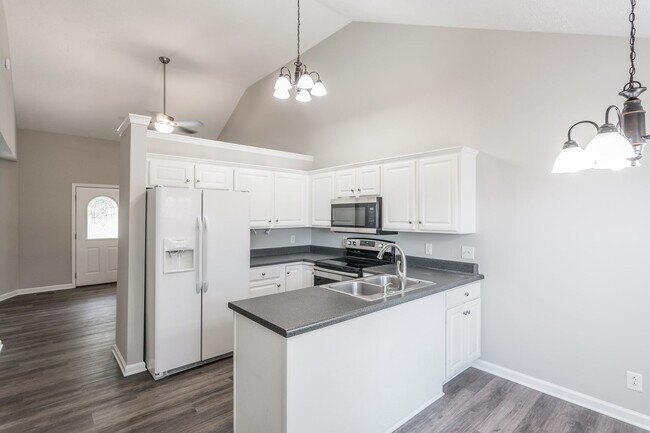 Foto del edificio - 4 bedroom Home Sumner County Schools