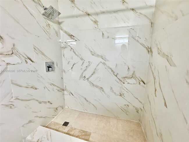 Foto del edificio - 6032 SW 38th St