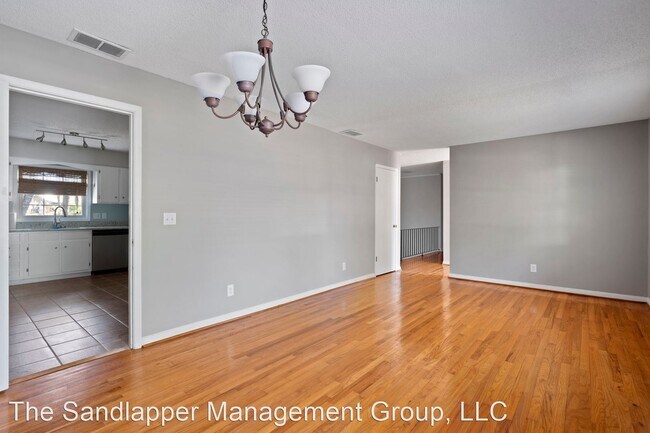 Foto del edificio - 3 br, 2 bath House - 628 Highwood Circle