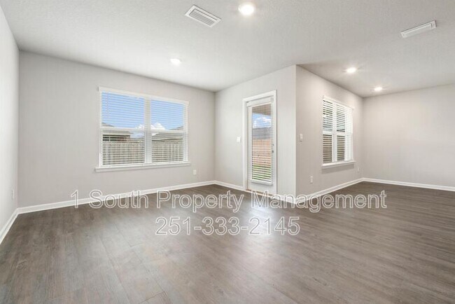 Foto del edificio - 2535 Arbordale Lp