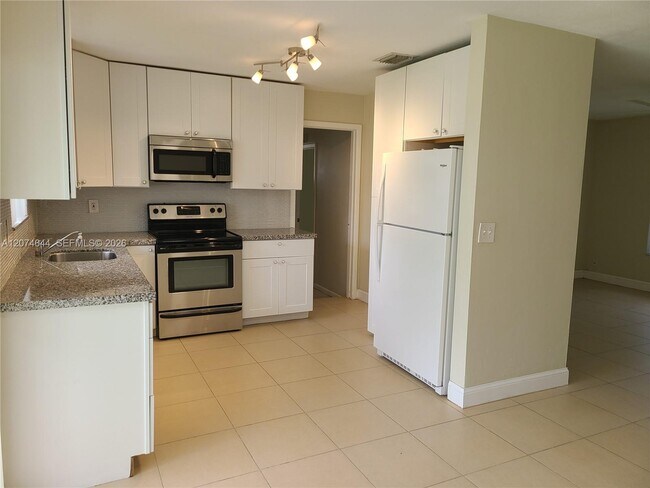 Foto del edificio - 6580 Grant St