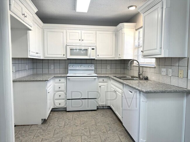 Foto del edificio - 6706 4th St