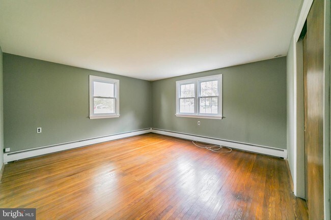 Foto del edificio - 310 Willowbrook Rd