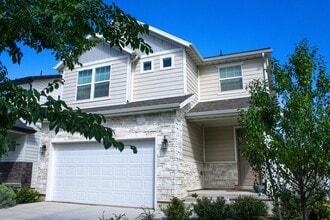 Building Photo - 4090 W Red Clover Dr