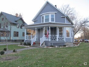 Building Photo - 1810 Oakland Dr