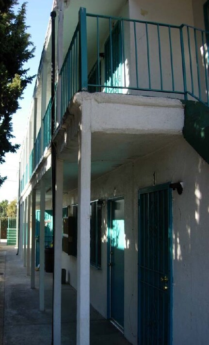 Building Photo - 1401 S Catalina St