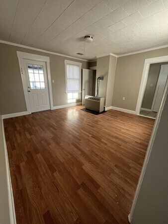 Building Photo - 815-819-819 River St