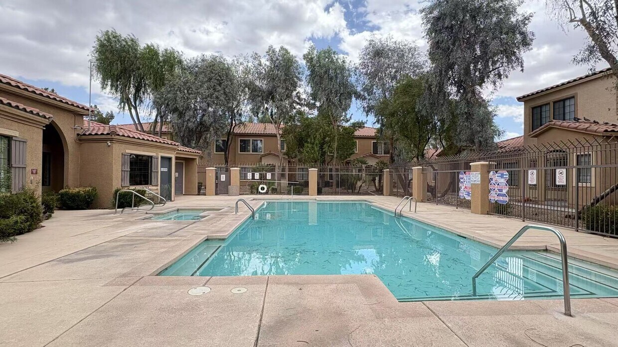 Foto principal - 2191 Hussium Hills St