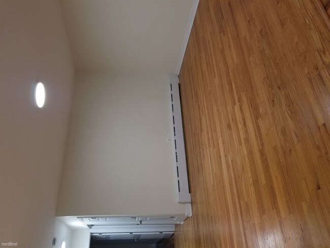 Building Photo - 2 br, 1 bath Apartment - 3017 Barnes Ave