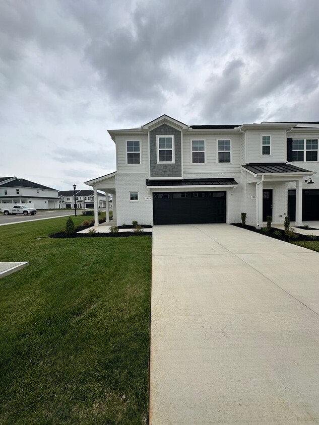 Primary Photo - Brand New Luxury Townhome! 3 BR, 2.5 BA