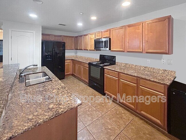 Building Photo - 13800 Golden Russet Dr