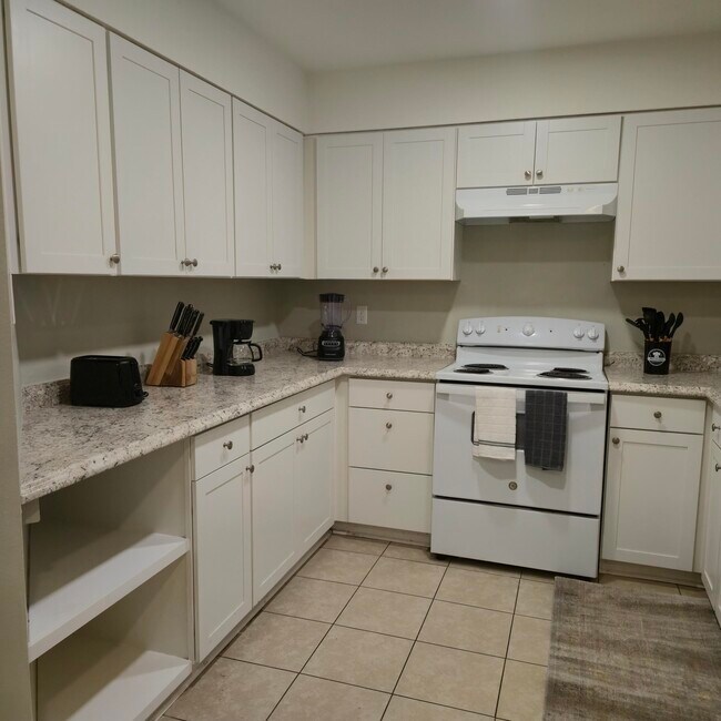 Foto del edificio - 348 Woodham Ct