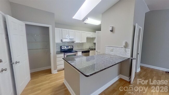 Building Photo - 10250 Rose Meadow Ln