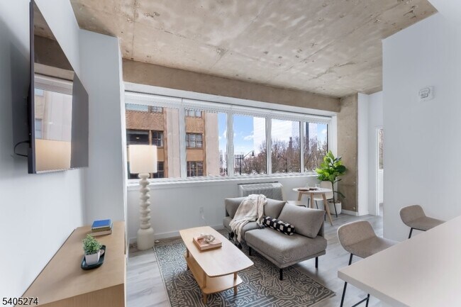 Foto del edificio - 10 Commerce Ct