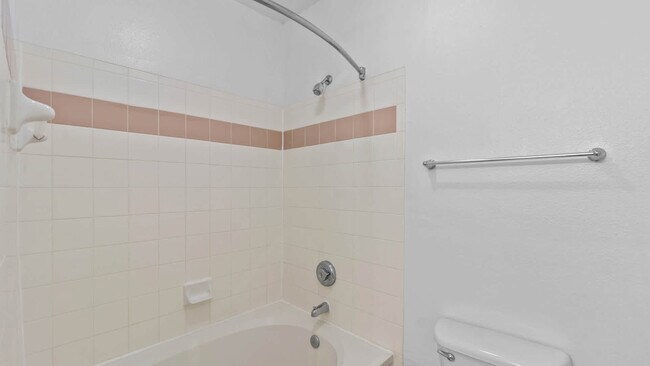 Baño - The Reserve at Fairfax Corner