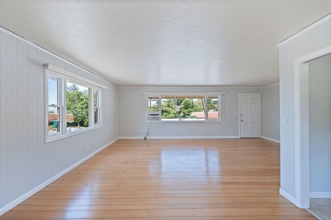 Building Photo - 5000 Woodminster Ln
