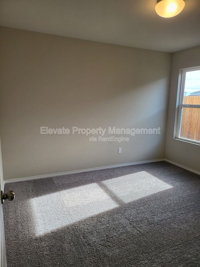 Building Photo - 1920 Mason Ln