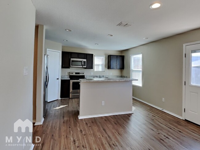 Foto del edificio - 9503 Apple Ridge Ln