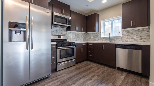 Kitchen with Stainless Steel Appliances - Radius Koreatown