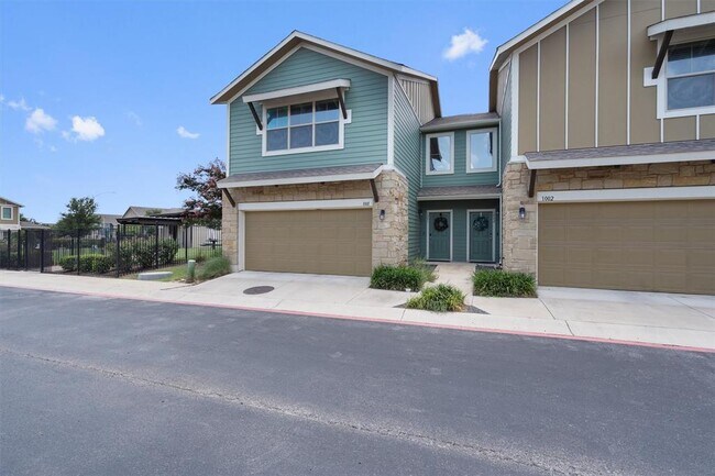 Building Photo - 516 E Slaughter Ln