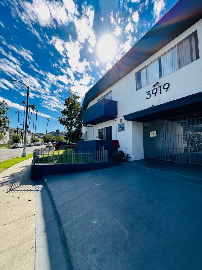 Foto del edificio - 3919 Ursula Avenue