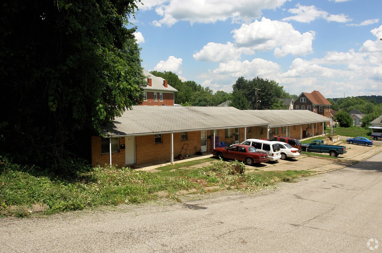 Building Photo - 643-699 Wood St