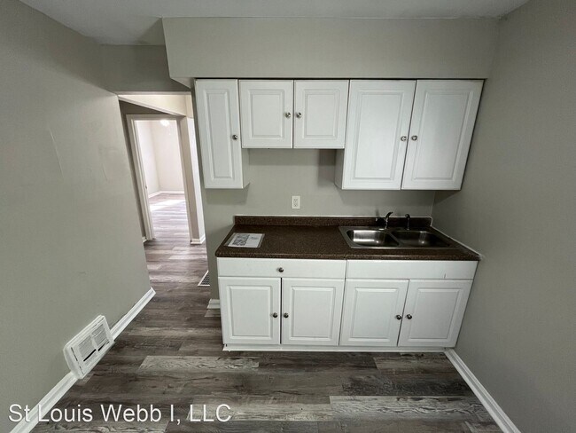 Building Photo - 2 br, 1 bath House - 5225 Wilborn Dr