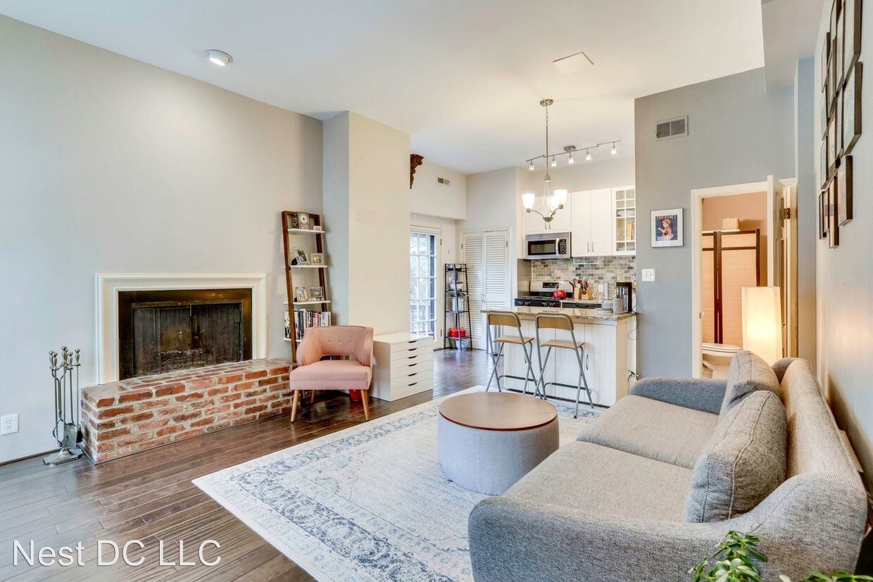 Primary Photo - 2 br, 1.5 bath House - 3742 Jocelyn St NW