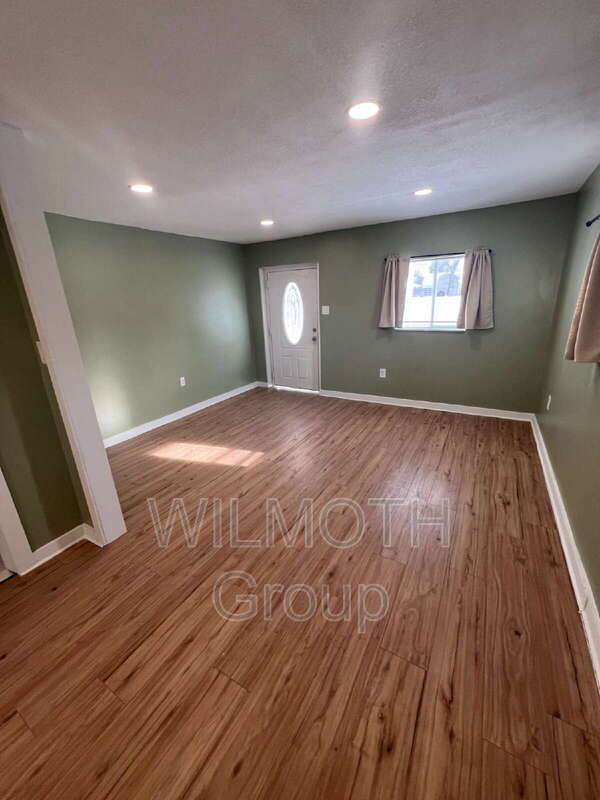 Foto del edificio - 2530 N Temple Ave