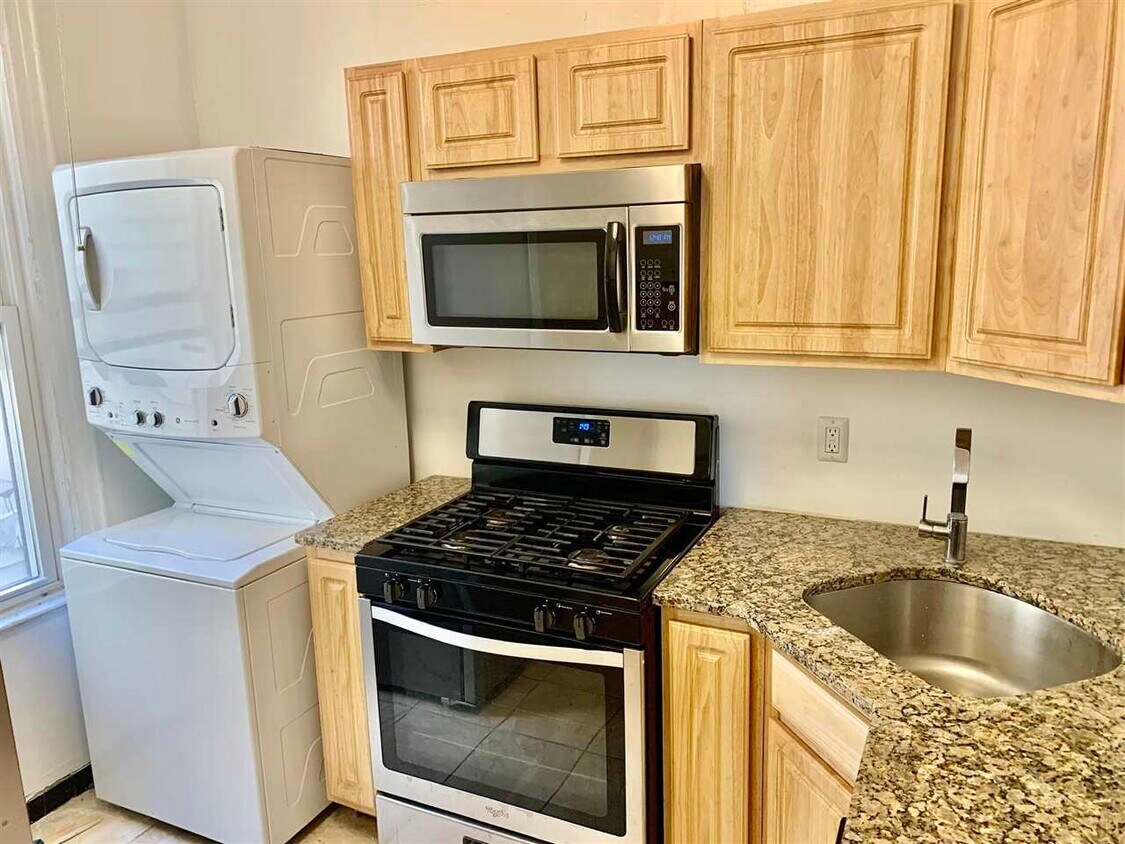 Foto principal - 500 Grand St