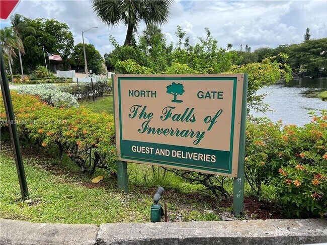 Foto del edificio - 6101 N Falls Cir Dr