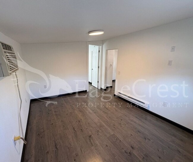 Building Photo - One Bedroom Cottage