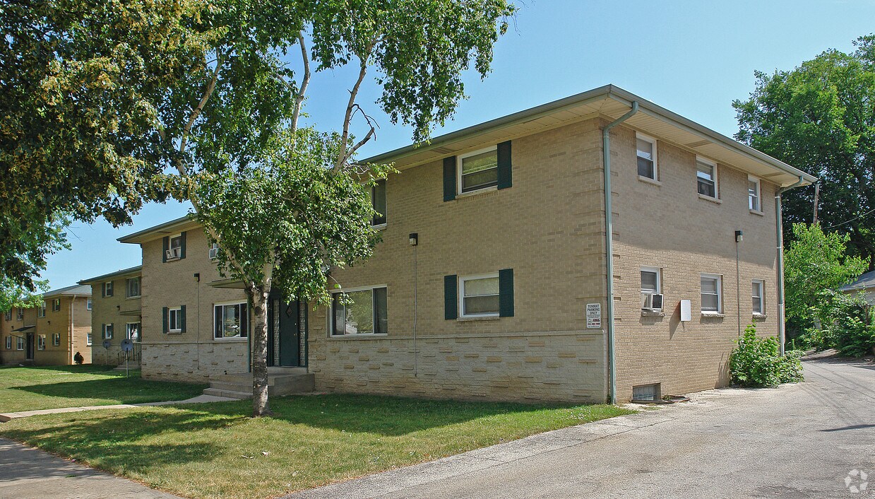 Building Photo - 5420-5428 N 83rd St