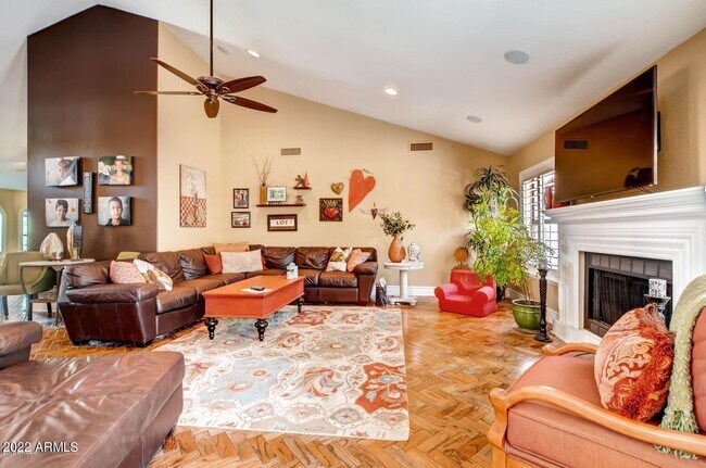 Building Photo - 3437 E Equestrian Trail