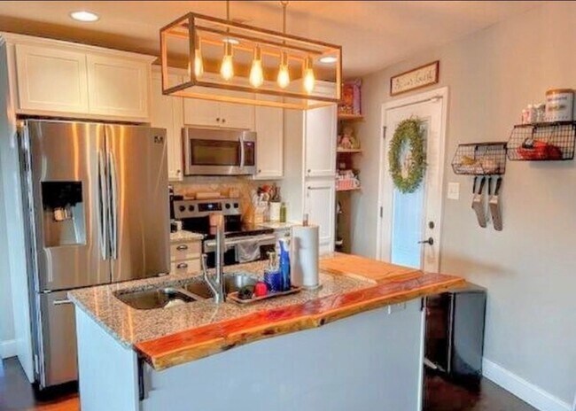 Foto del edificio - 2913 Zachary Pointe Ln