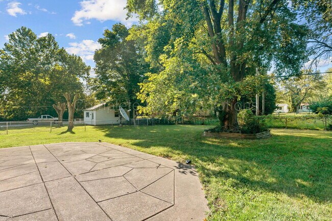 Foto del edificio - 1404 Farmview Ave