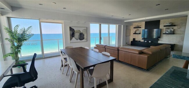 Foto del edificio - 9499 Collins Ave