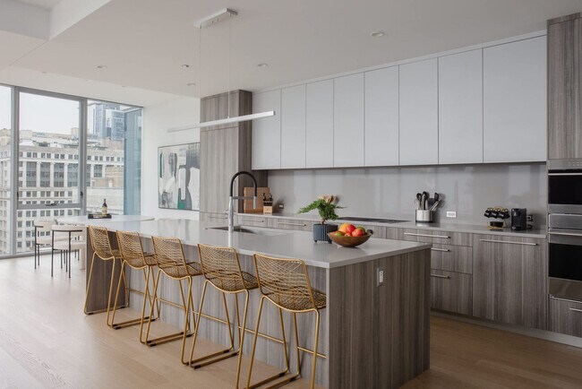 Building Photo - 54 E Randolph St