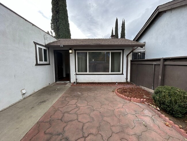 Building Photo - 2620 El Pasado Dr