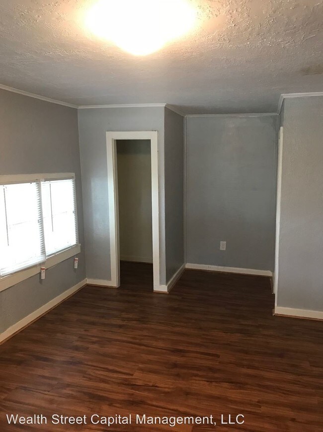 1368 Doucette Ave Unit B, Beaumont, TX 77701 Room for Rent in