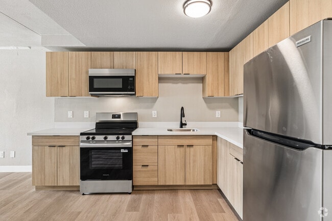 1BR, 1BA - 680SF - Kitchen - Solaris at Tucson Apartments