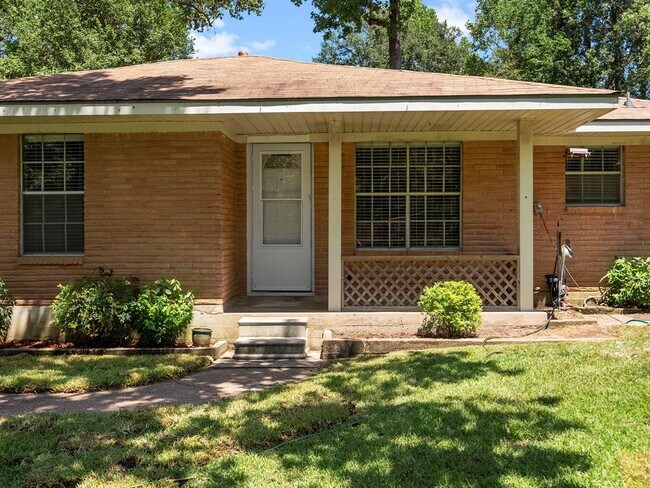 Foto del edificio - 617 White Oak Dr